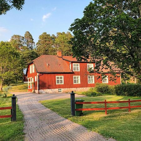 Nice Home In Mantorp With Kitchen Extérieur photo