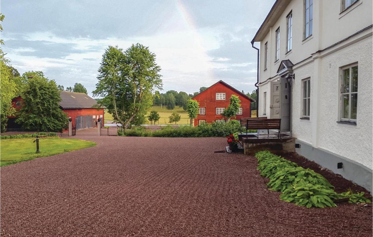 Nice Home In Mantorp With Kitchen Extérieur photo