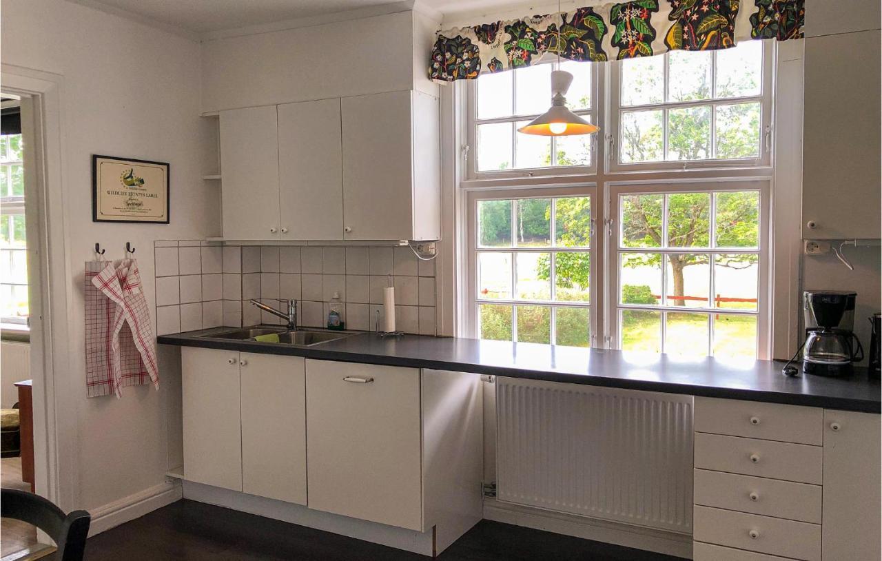 Nice Home In Mantorp With Kitchen Extérieur photo