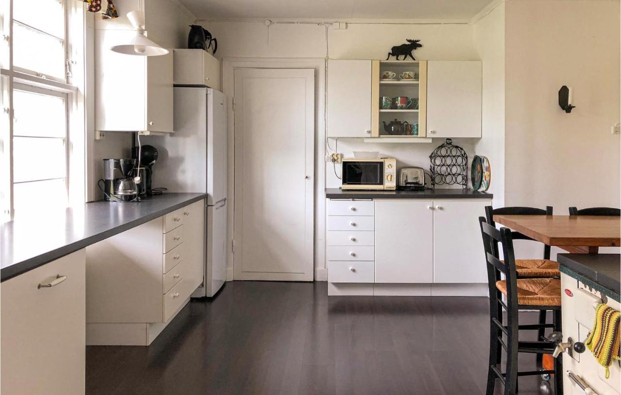 Nice Home In Mantorp With Kitchen Extérieur photo