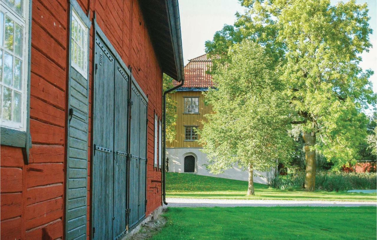 Nice Home In Mantorp With Kitchen Extérieur photo