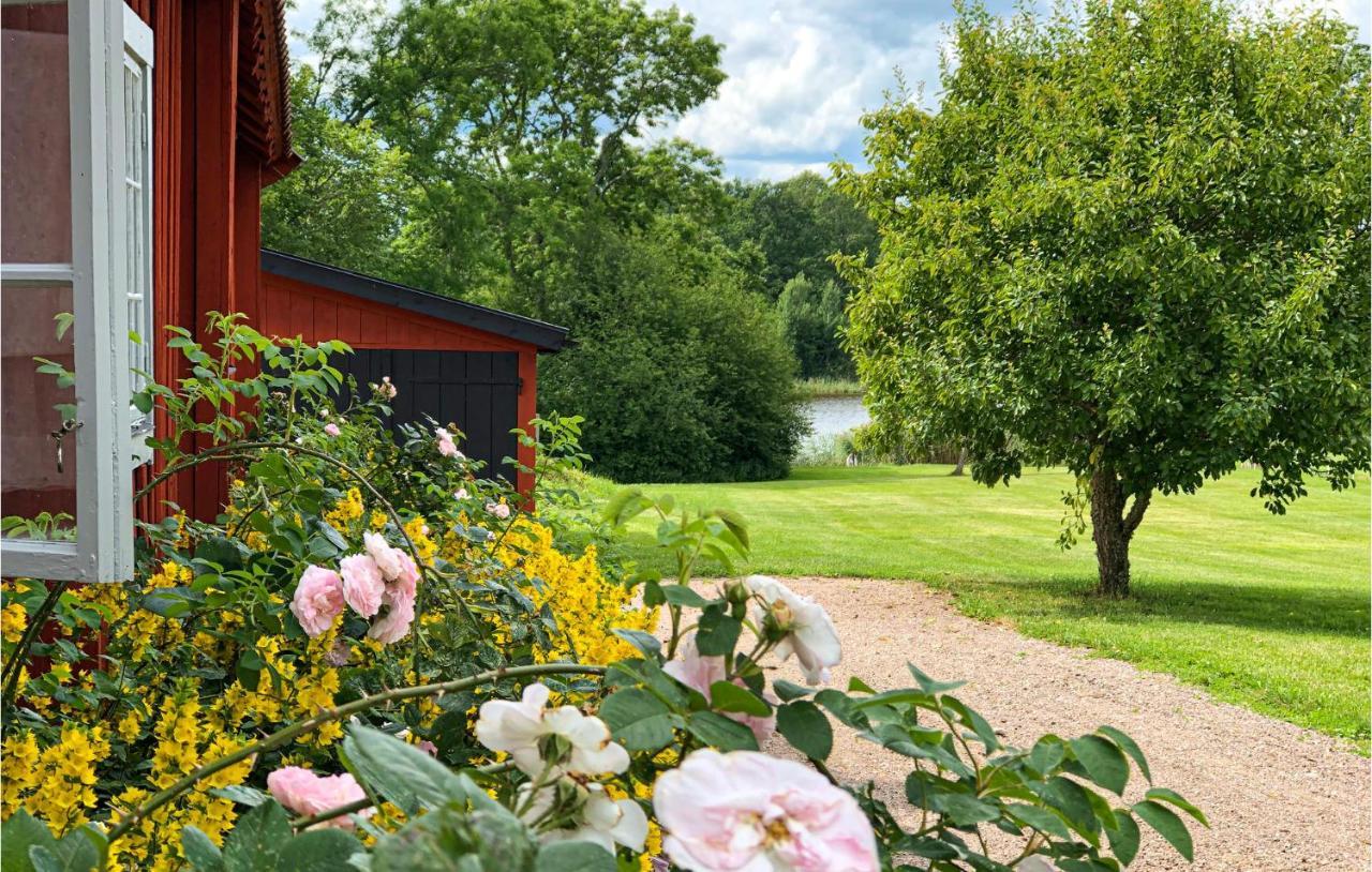 Nice Home In Mantorp With Kitchen Extérieur photo